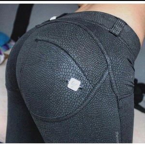 Freddy’s WR up snake skin legging